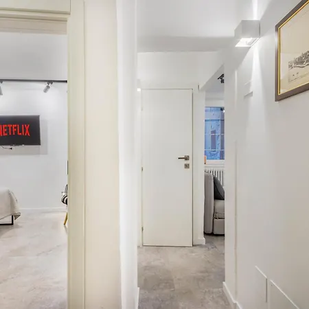 Modena's Graffiti House In The Heart Of Movida * Modène