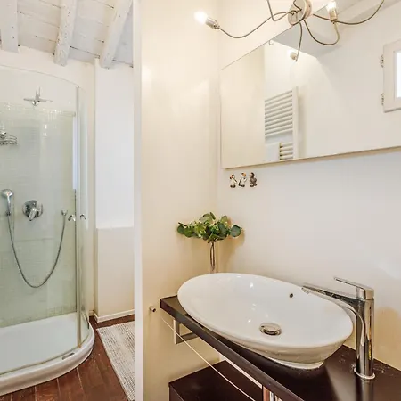 Modena's Graffiti House In The Heart Of Movida Modène