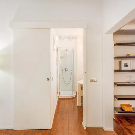 Modena's Graffiti House In The Heart Of Movida * Modène