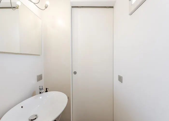 Modena's Graffiti House In The Heart Of Movida *