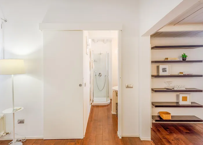 Modena's Graffiti House In The Heart Of Movida * Μόντενα